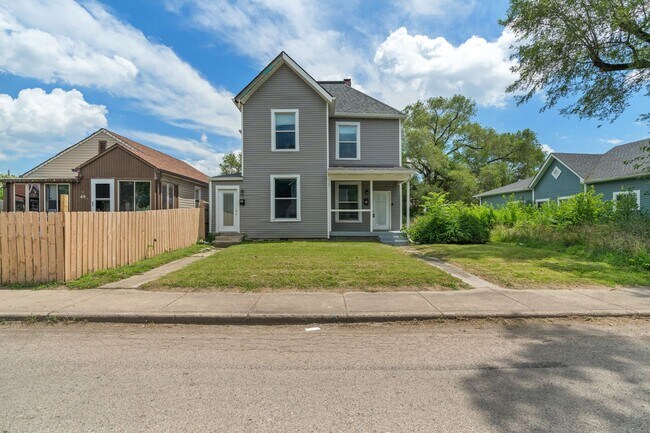 Building Photo - Pet Friendly 4-Bed, 2.5-Bath Home Near Indy Attractions