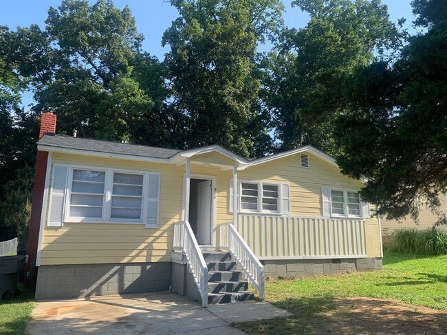 Building Photo - 914 Wainwright Ave