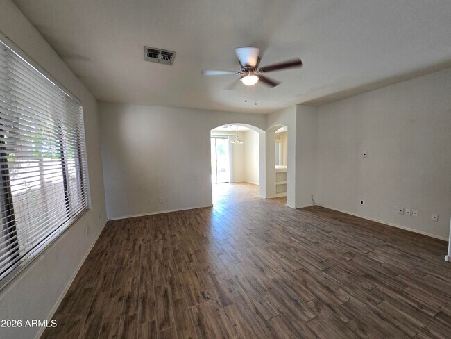 Photo - 909 S Nielson St