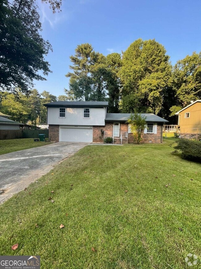 Building Photo - 1606 Village Dr NW Rental