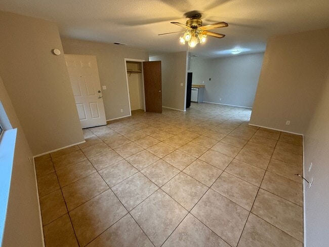 615 Oriole Ave