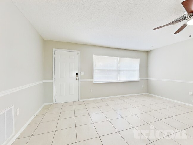 Photo - 6320 Moog Rd