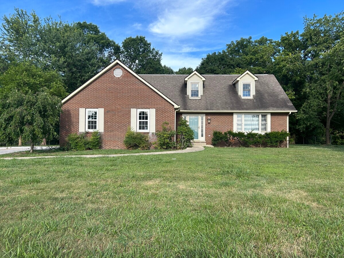 Photo - 630 Whitley St