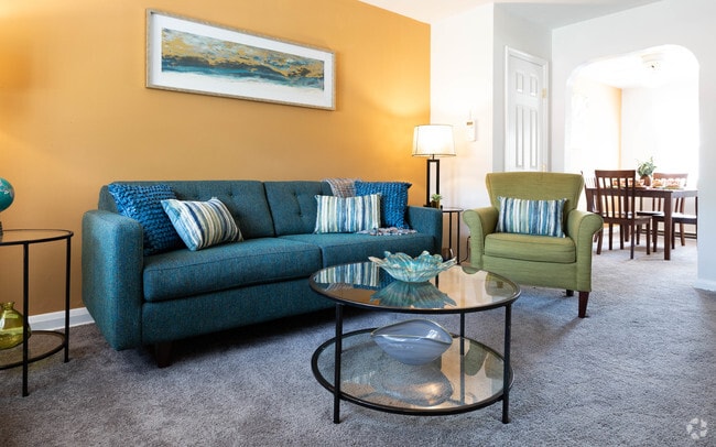 Casa adosada de 2 habitaciones y 1,5 baños - 750 pies cuadrados - College Gardens & Melbourne Apts /Townhouses