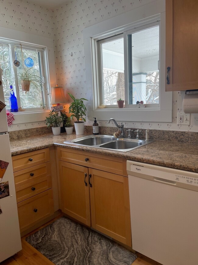 Country Kitchen - 6N201 Denker Rd Unidad Farm House