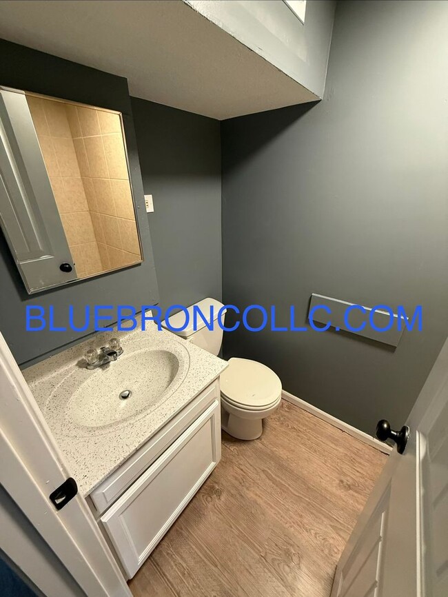 Photo - 101 SE Summit Ave Unit B