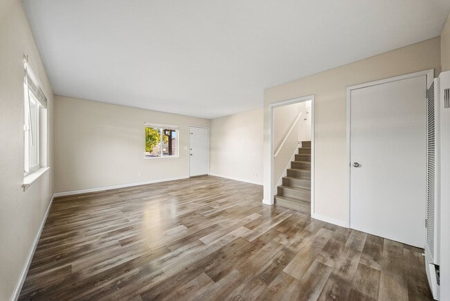 Photo - 35th (907 - 929) Unidad 919 D