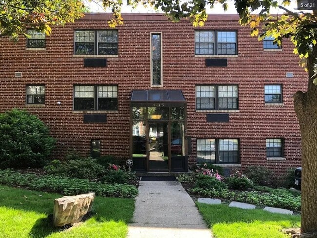 Arlington Courthouse Apartments