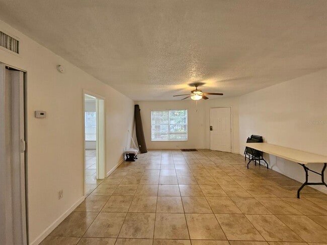 Photo - 3651 N Goldenrod Rd Unidad B#104