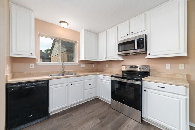 Photo - 14250 Laffite Dr