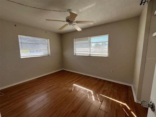 Photo - 22344 Lasalle Rd