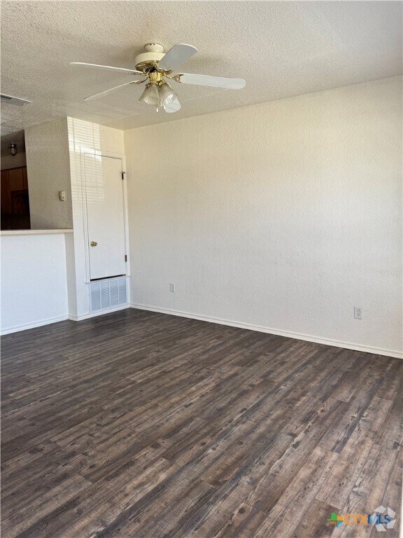 Building Photo - 4409 Jeff Scott Dr Rental