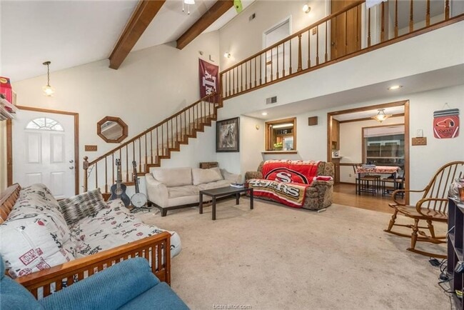 1203 Hardwood Ln