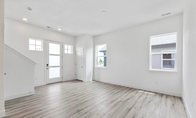 Photo - 5081 McKinnon Ct