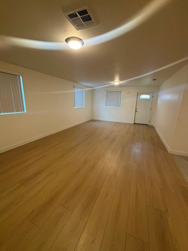 Photo - 438 W 71st St Townhome