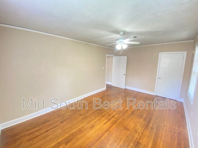 Photo - 2351 Faxon Ave