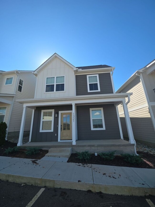 Building Photo - Modern 3-Bedroom Home with Flex Room, Pool, and Pickleball Court