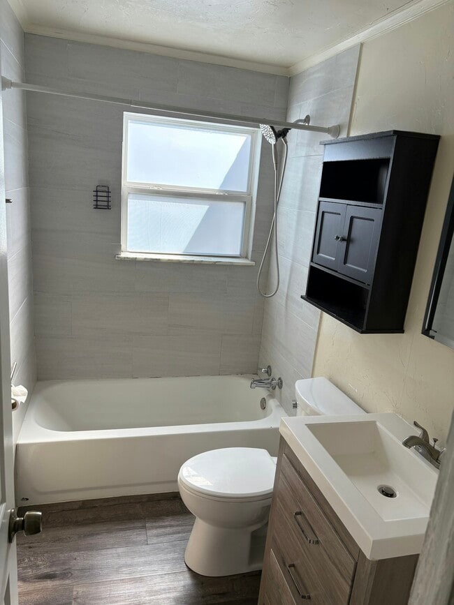 Photo - 1304 E Lincoln Ave