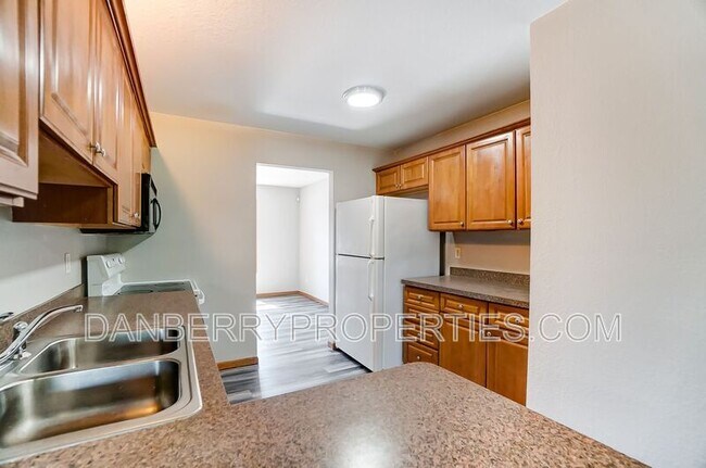 Photo - 1117 N Byrne Rd