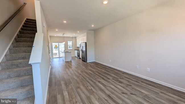 Photo - 413 SILVER BIRCH Dr