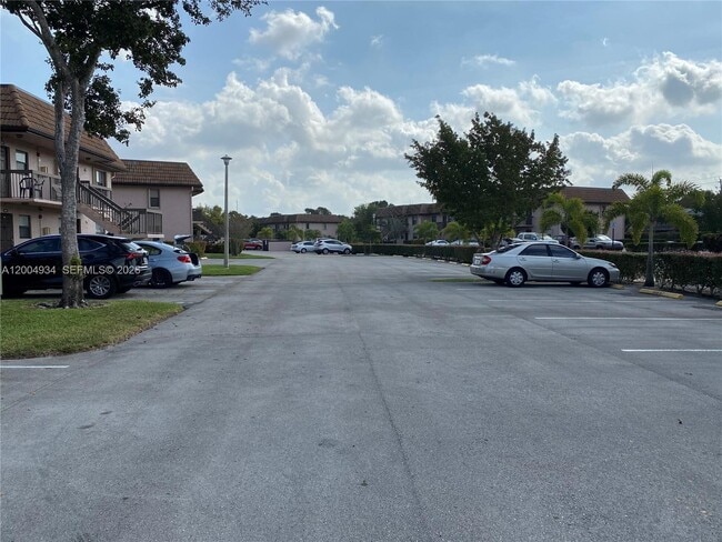 Photo - 10633 NW 10th St Unit 102