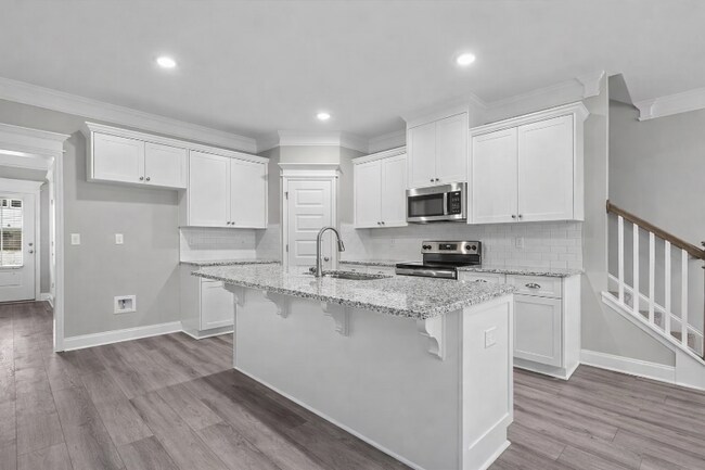 Photo - 1080 Linsmore Ave