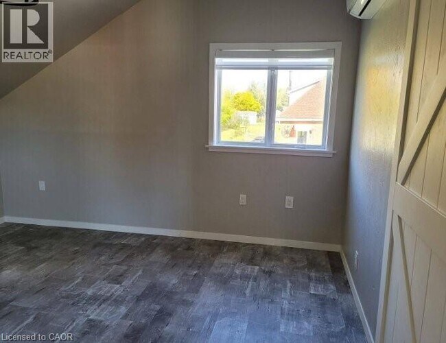 Photo - 267 Pinehurst Rd Unité Upper