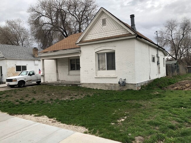 3 Bedroom/1 Bathroom in SLC - 3 Bedroom/1 Bathroom in SLC