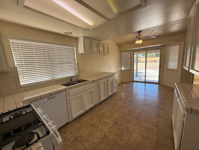 Photo - 10246 Arroyo Ave