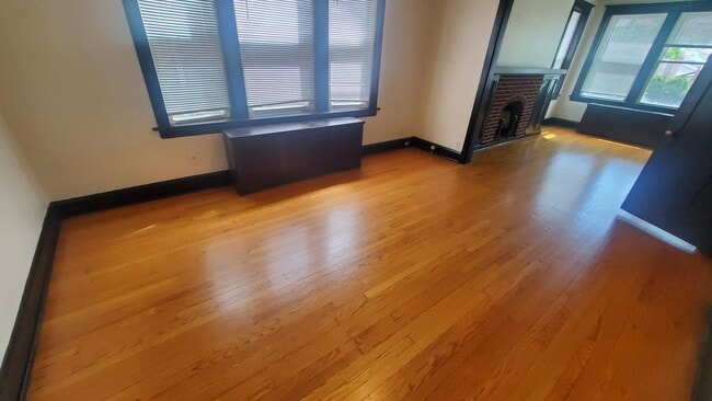 Photo - 4928 W Barry Ave Unit #1