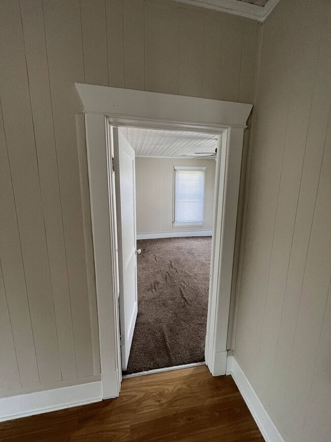 Building Photo - Newly renovated 2 bed 1 bath in Aurora, Missouri!