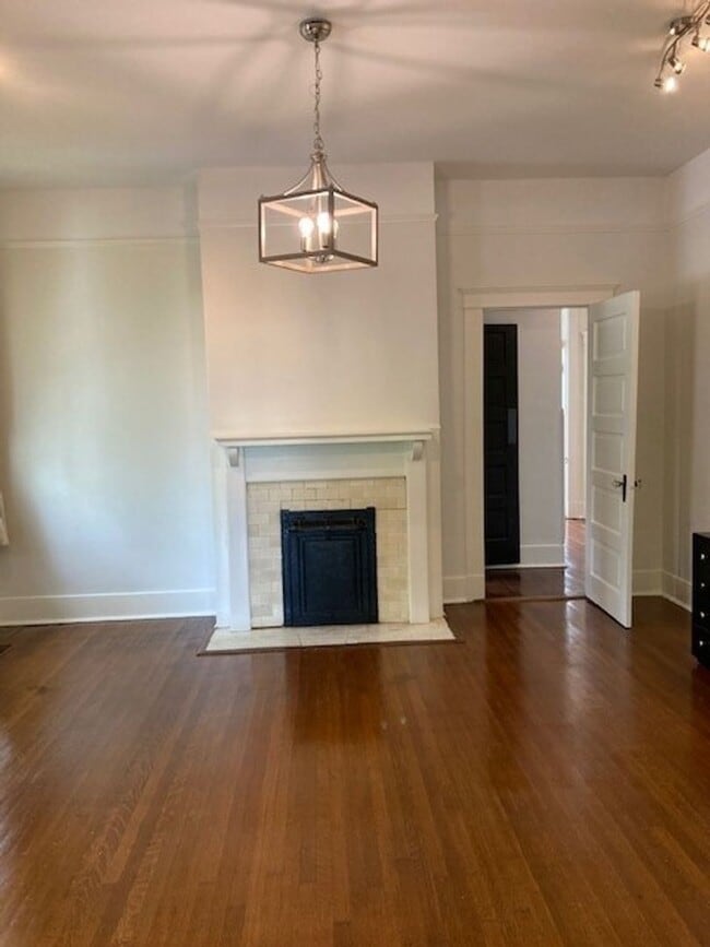 Photo - 739 Pine St