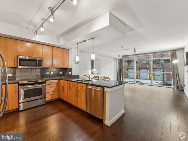 Building Photo - 1025 1st St SE Unit 202 Rental