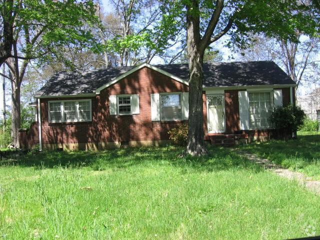 Building Photo - Cute home in Great Area