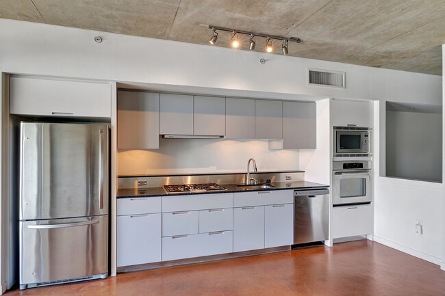Photo - 501 Roy St Unit T208