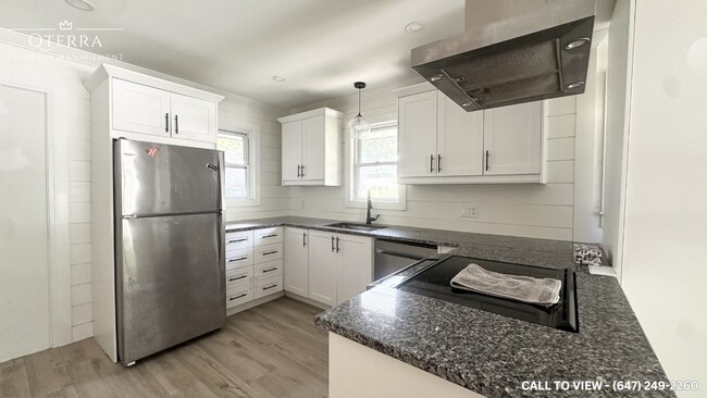 Photo - 211 Emerson Av