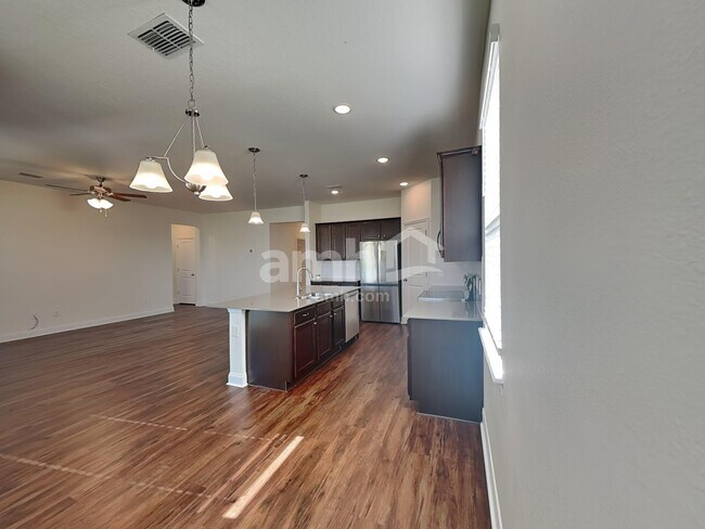 Photo - 1002 Summer Stone Lp