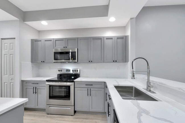 Kitchen - Melrose Apartments
