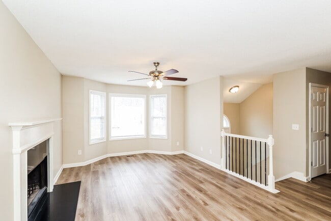 Photo - 205 Winchester Dr