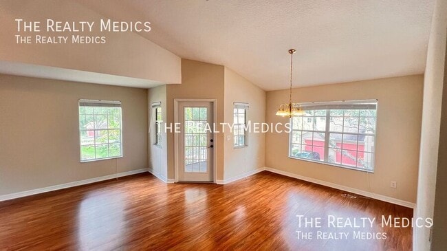 Photo - 3658 Oakdale Cir