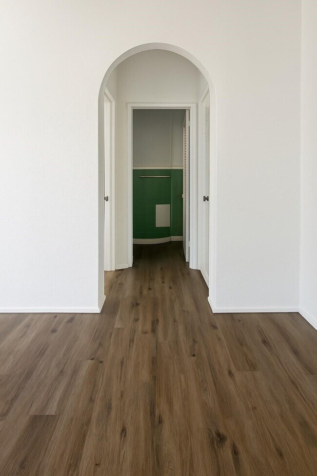 Photo - 1739 Moffett St Unit 4