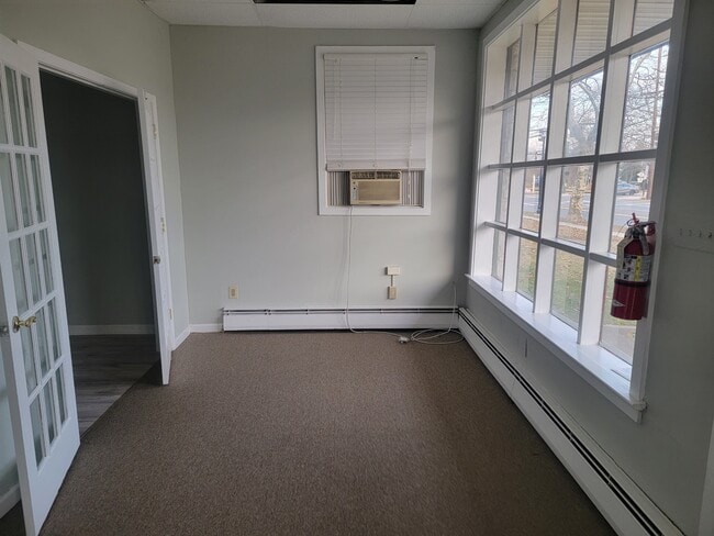 317 E Broad St Unit Store Front