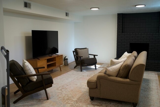 Photo - 7050 S 2780 E