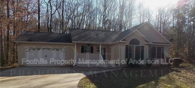 Photo - 102 Circle Dr