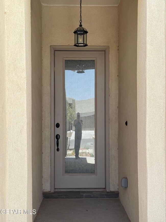 Photo - 229 Farnborough St