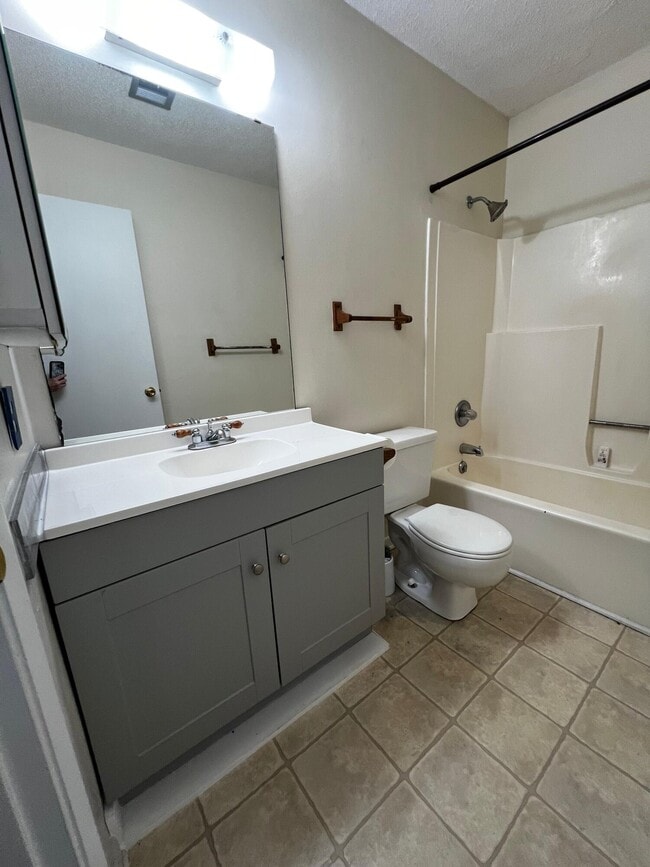 106 Pinehaven Dr