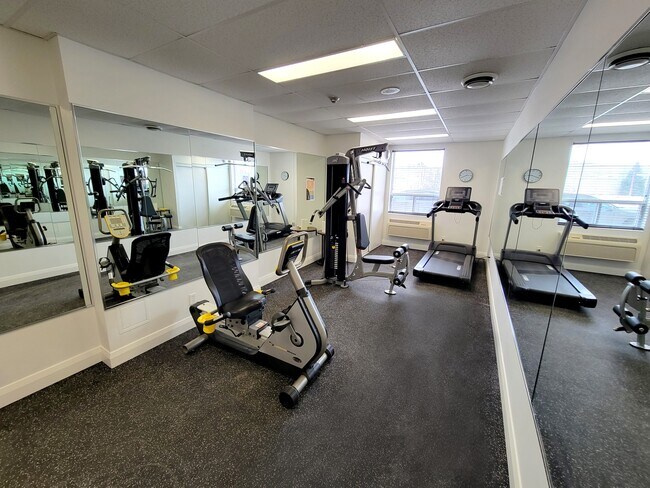 Photo - L'Hermitage West