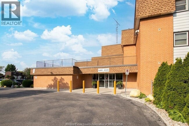 Photo - 6227 Thornberry Crescent Unit 258