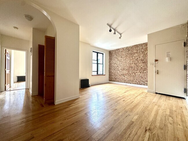 Building Photo - 112 Haven Ave Rental
