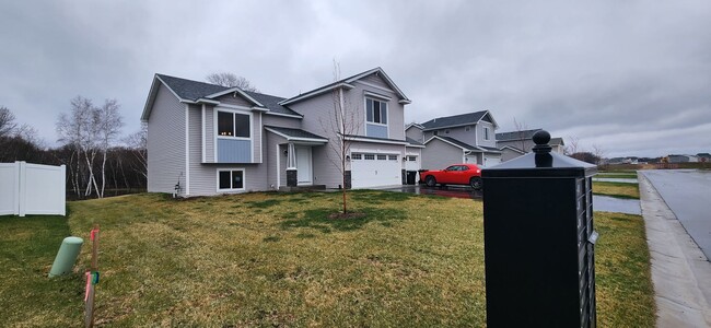 Photo - Great 3BR, 2BA St Francis Home Available 8/10!